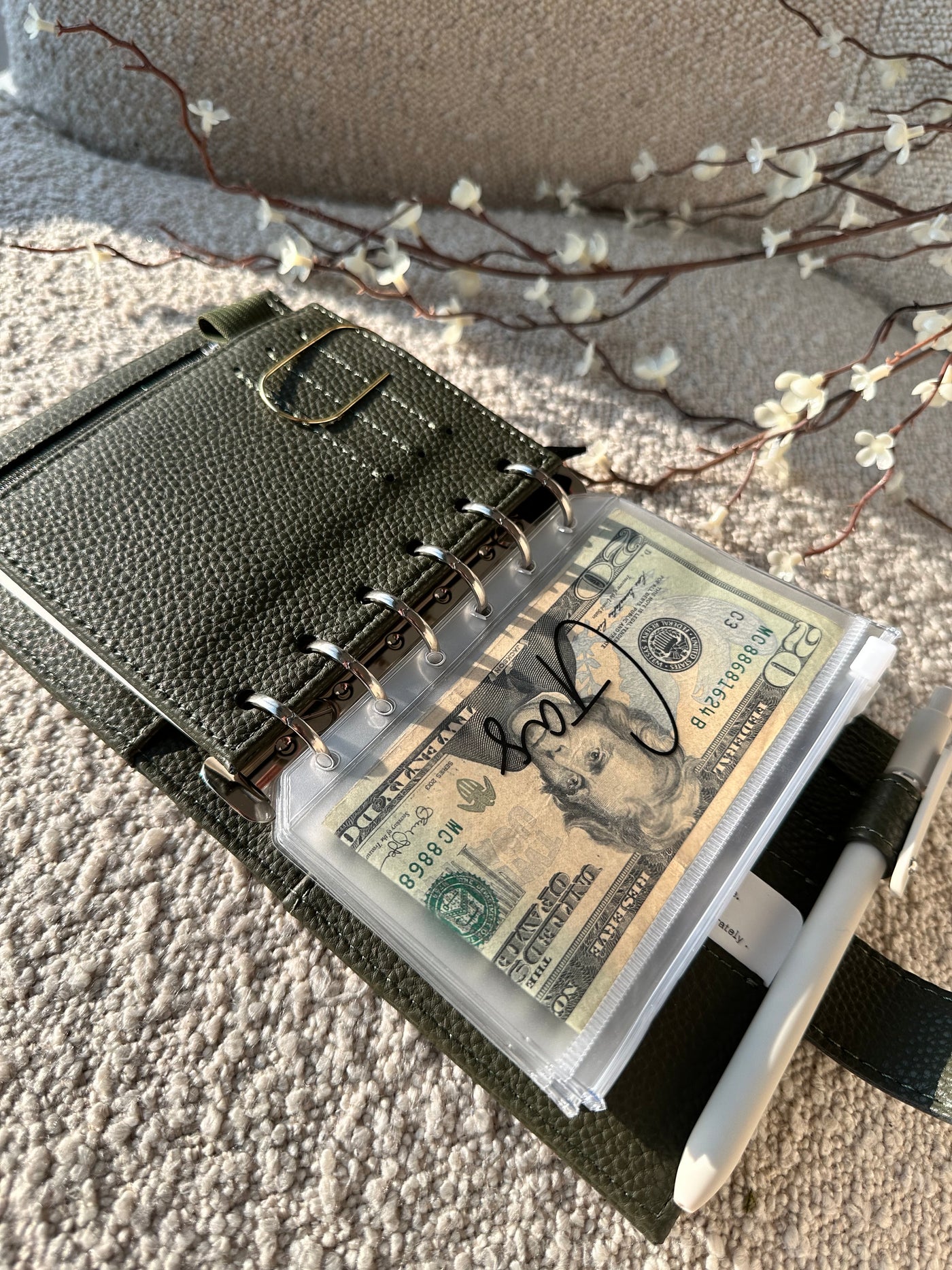 Binder deals clip wallet